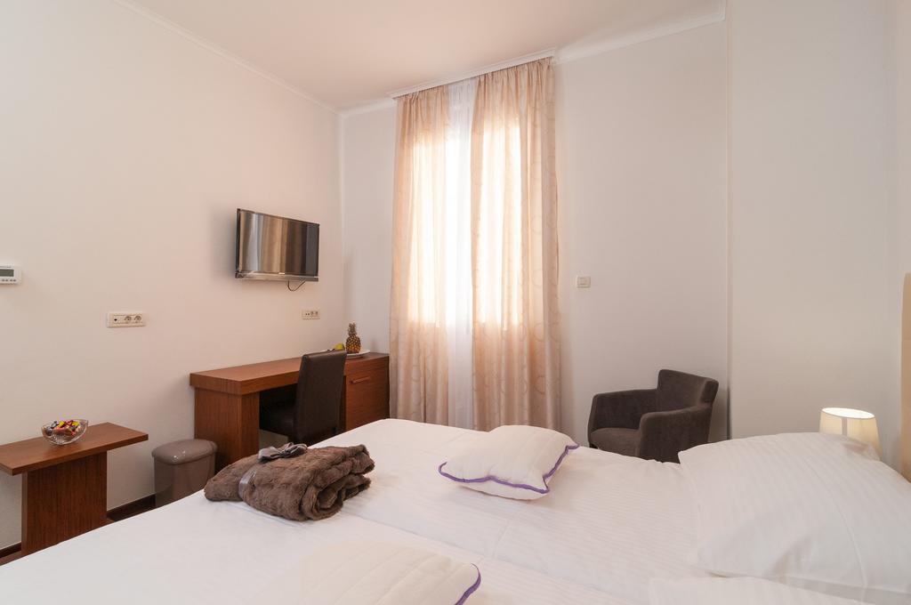 Luxury Rooms Near The Beach2 Split Exterior photo